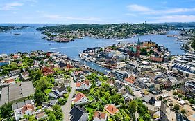 Sentrum - Koselig hus med parkering